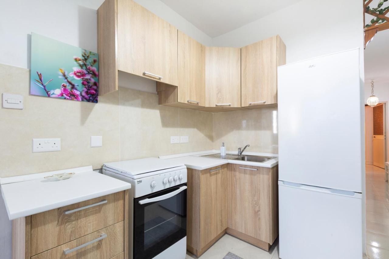 מליאהה Ne1 - Lovely 2 Bedroom Apartment. Perfect Location מראה חיצוני תמונה