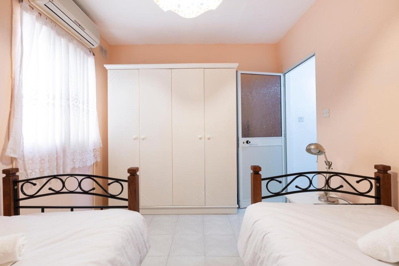 מליאהה Ne1 - Lovely 2 Bedroom Apartment. Perfect Location מראה חיצוני תמונה