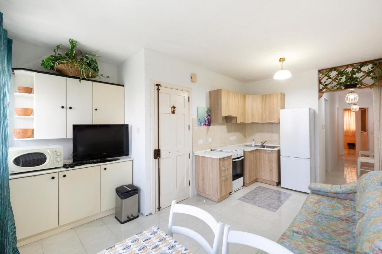 מליאהה Ne1 - Lovely 2 Bedroom Apartment. Perfect Location מראה חיצוני תמונה