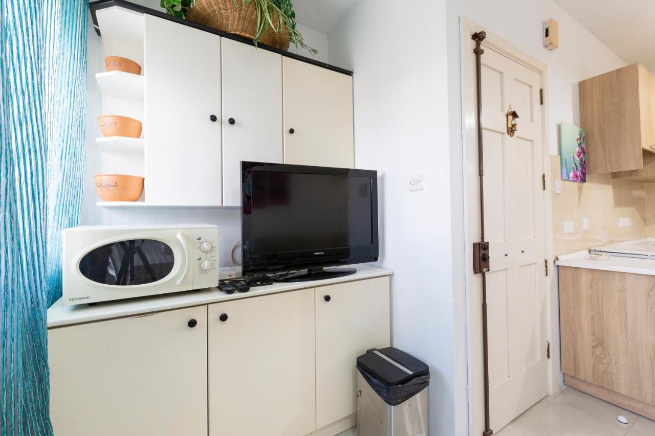 מליאהה Ne1 - Lovely 2 Bedroom Apartment. Perfect Location מראה חיצוני תמונה